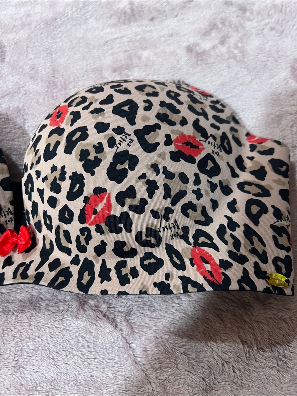 Betsey Johnson Strapless Beige Leopard Print Push-Up Bra with Red Lip Accents - Picture 8 of 9